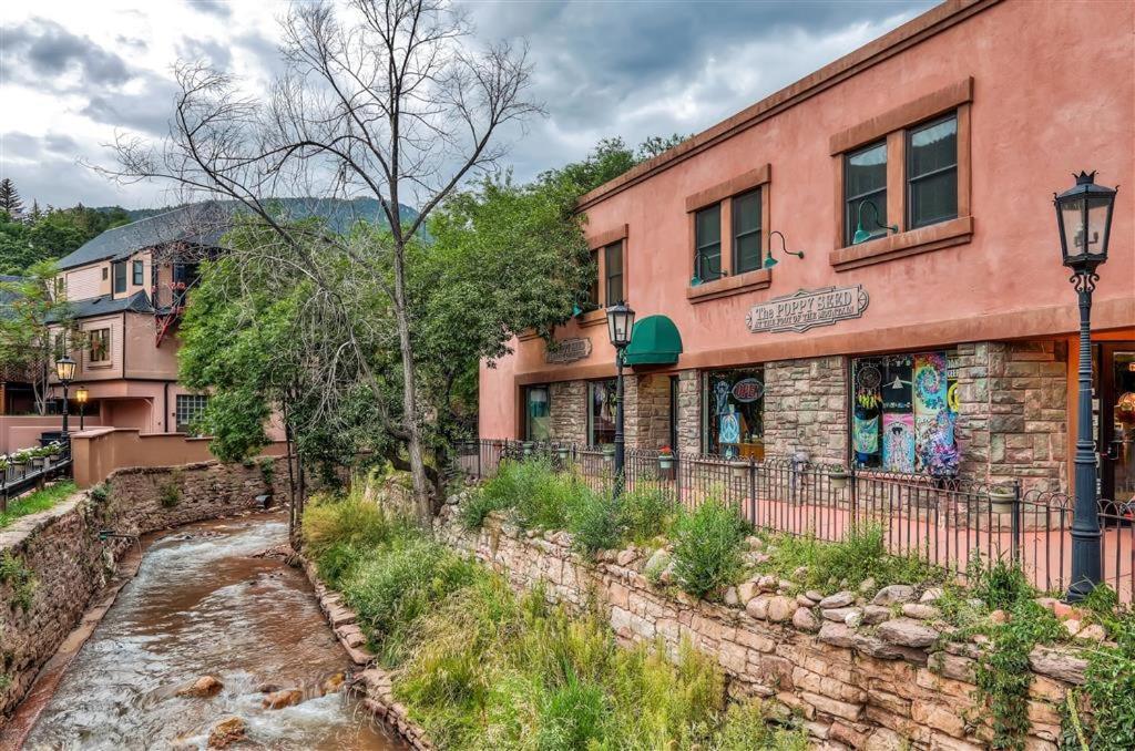 Downtown Manitou Springs Home Tranquil Creek View Exterior photo